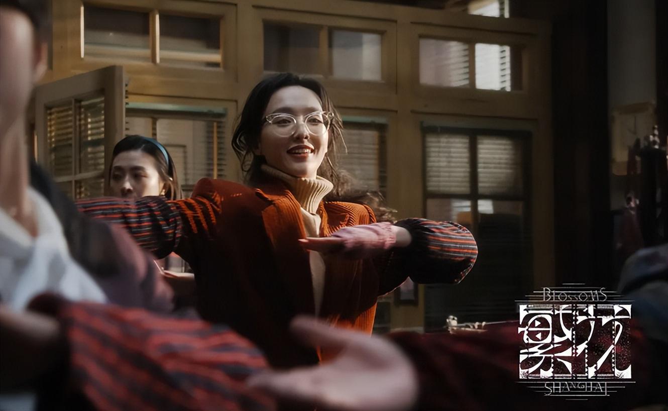 唐嫣钟楚曦同框：唐嫣为何不敌钟楚曦？