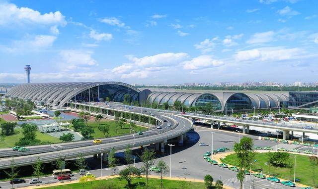 “巴适空港”上线，成都双流机场服务升级温暖旅客心