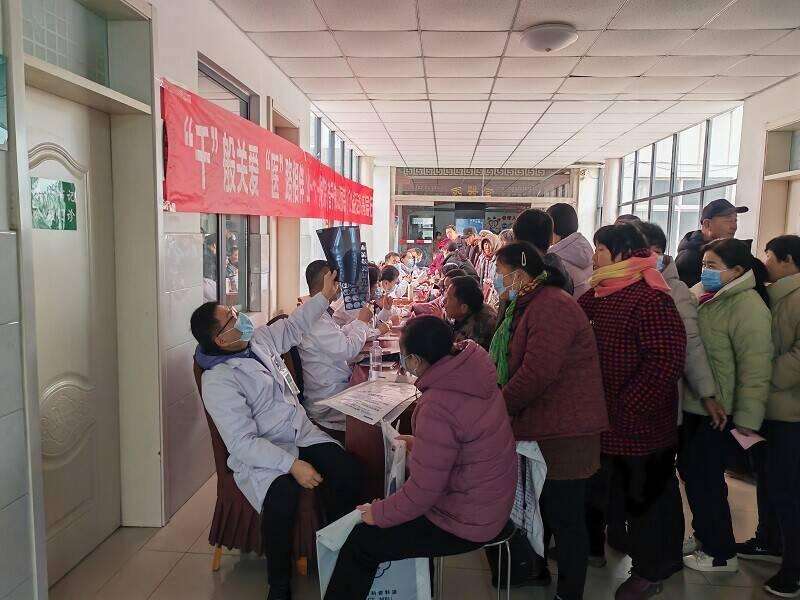 梁山县大路口镇义诊：为女性健康送大礼 梁山县大路口镇：“医”路同行的女性健康义诊