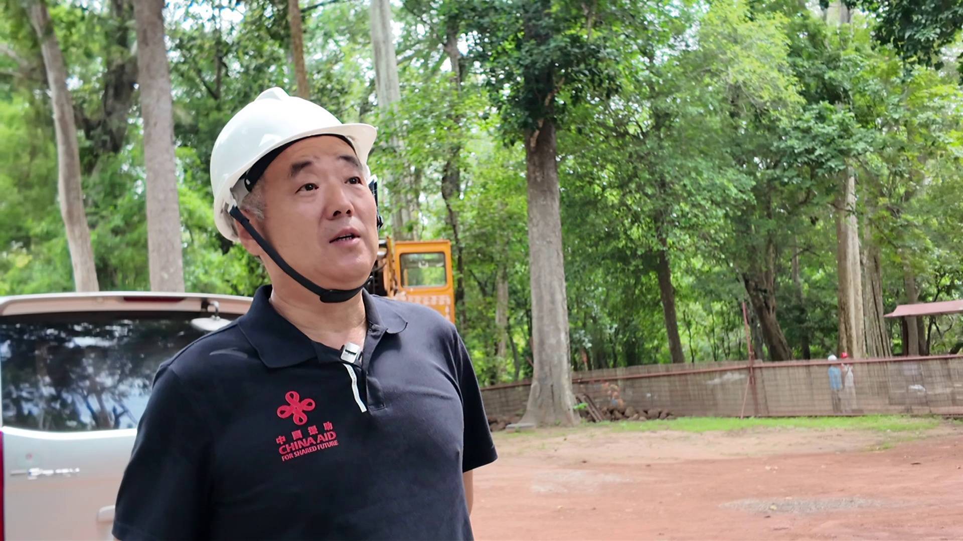 热带丛林中的奇迹：中国文物修复专家拯救吴哥古迹王宫遗址，当中国智慧邂逅吴哥古迹：王宫遗址修复的传奇之旅