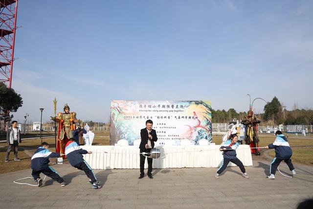 彭州实验小学气象研学游，为防灾减灾知识“充电”