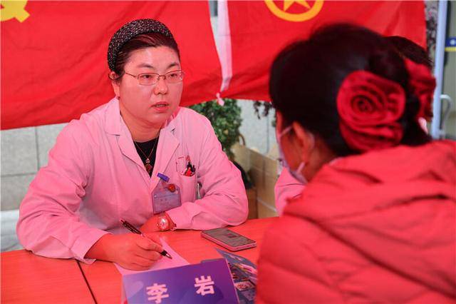 揭开便秘的神秘面纱：成因、危害与应对，关注便秘，守护肠道健康