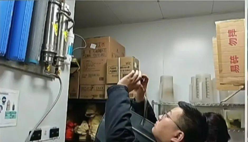 蜜雪冰城、沪上阿姨食安风波，敲响行业警钟！，蜜雪冰城、沪上阿姨接连“翻车”，食品安全谁来守护？