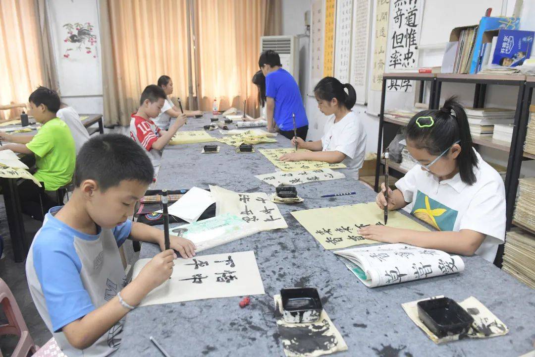 全国校外培训平台功能揭秘，各方共建共享新生态，全国校外教育培训监管与服务综合平台应用管理办法发布，家长权益有保障