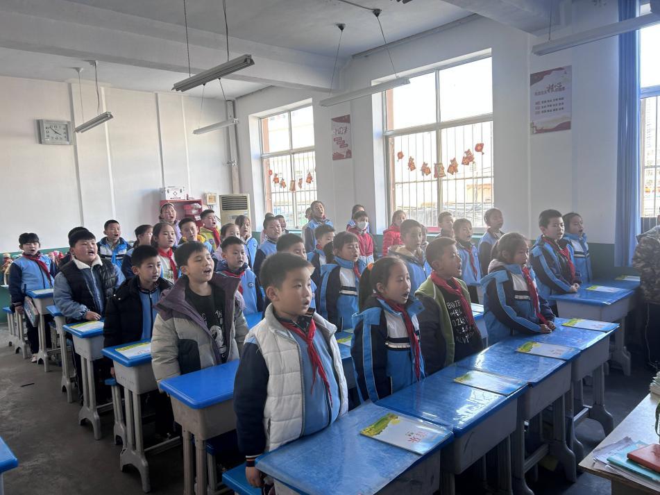泰安市第一实验学校三友分校：让雷锋精神在“红”中闪光