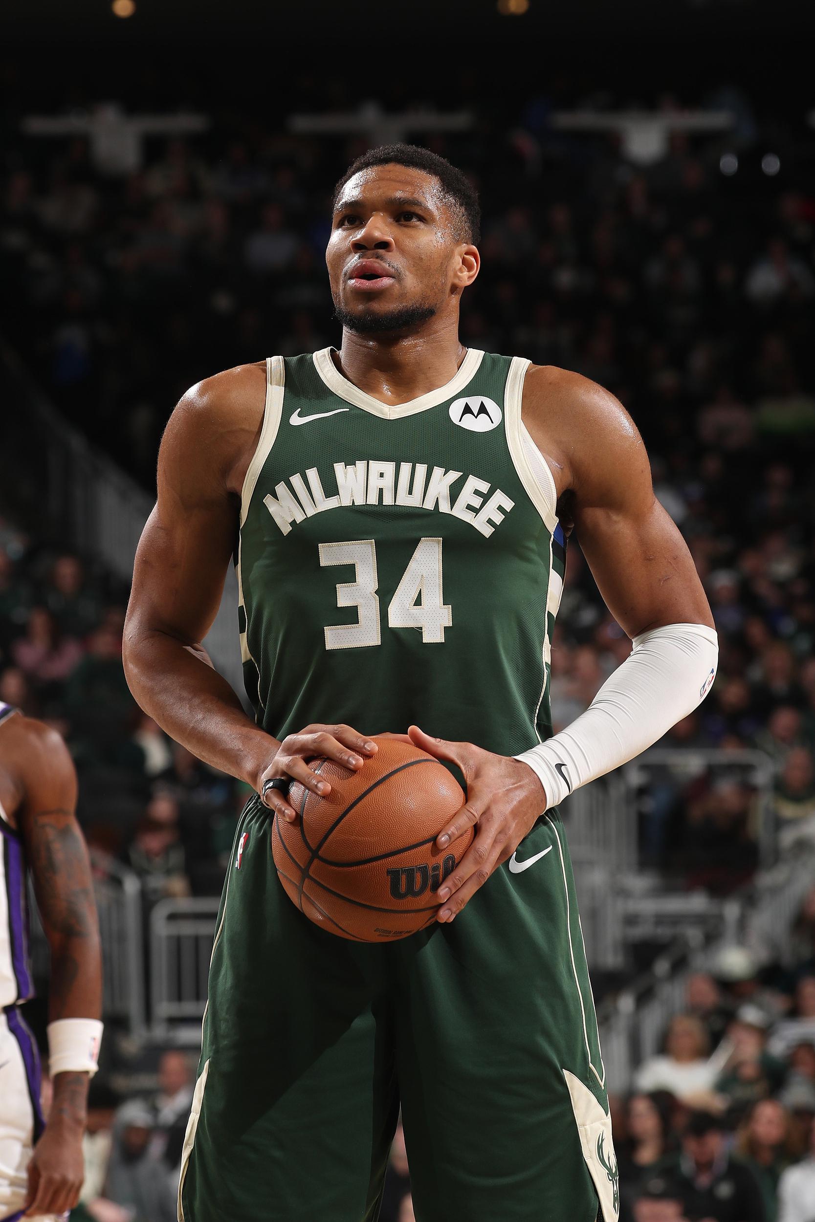 明日NBA常规赛：雄鹿VS魔术，谁能笑到最后？