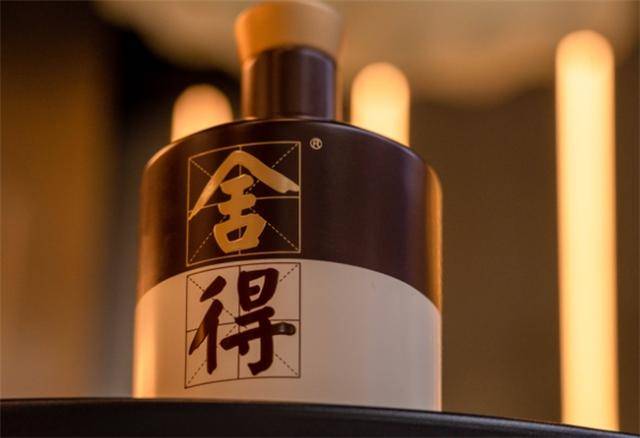 线上白酒选购秘籍：这4款纯粮好酒闭眼入！，网上买酒不踩坑，这4款纯粮佳酿别错过！