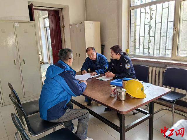 香坊公安“春雷行动”：多元服务，为企业发展添砖加瓦