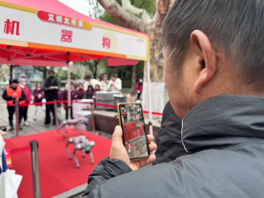 “3・5”虹口区学雷锋：科技体验成为新亮点 虹口“3・5”学雷锋活动：科技融入文明实践