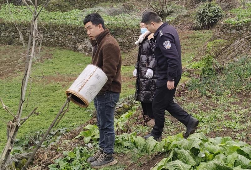 沿河开展禁种铲毒行动：全方位踏查与宣传，禁毒不停歇，沿河自治县：禁种铲毒进行时，全民禁毒氛围渐浓