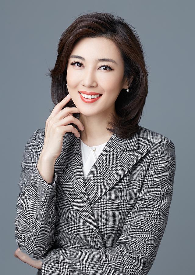 李红：不向命运低头，央视主持的传奇之路