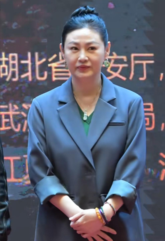 时光留痕：从惊艳荧屏到回归生活，王思懿的演艺人生，王思懿：美人迟暮，却用生命力量书写别样精彩
