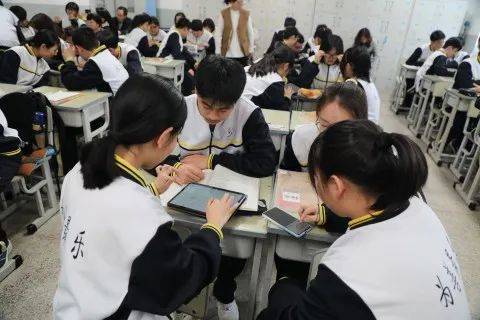 核心素养落地，市田家炳高级中学听评课活动开启教育新篇，市田家炳高级中学邀省教研员，探索素养教学新范式