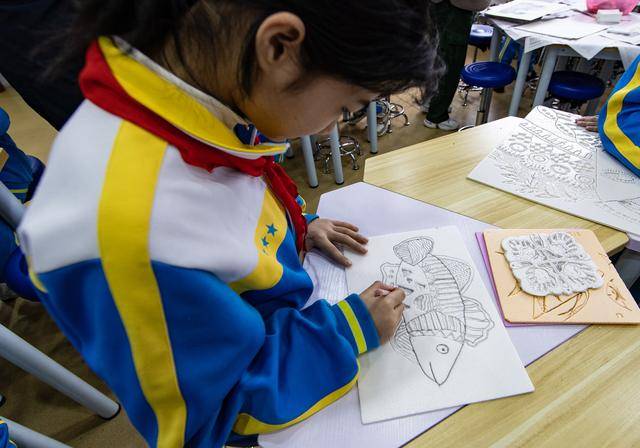 吉林市丰满区英语实验小学：以特色社团促进学生综合素质提升，吉林市丰满区英语实验小学校：特色社团助力学生成长