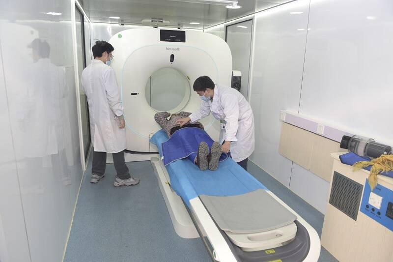 梁山县大路口镇义诊：为女性健康送大礼 梁山县大路口镇：“医”路同行的女性健康义诊