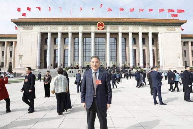 李世亮代表：AI发展催生四川地方性立法需求
