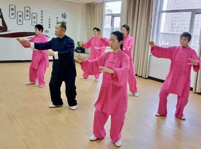 张掖甘州区工人文化宫：全龄段“充电驿站”焕新职工生活