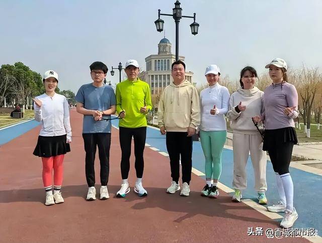 樱花季里的武汉马拉松：跑在最美赛道，感受城市温度