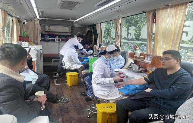 咸安献血活动：以爱之名，为生命续航
