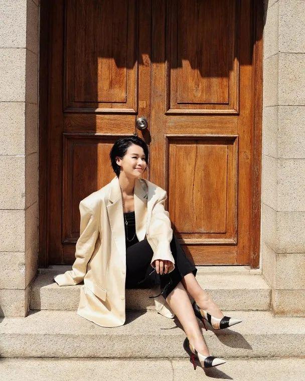 TVB视后胡杏儿老公夜店揽女，她竟如此反应！