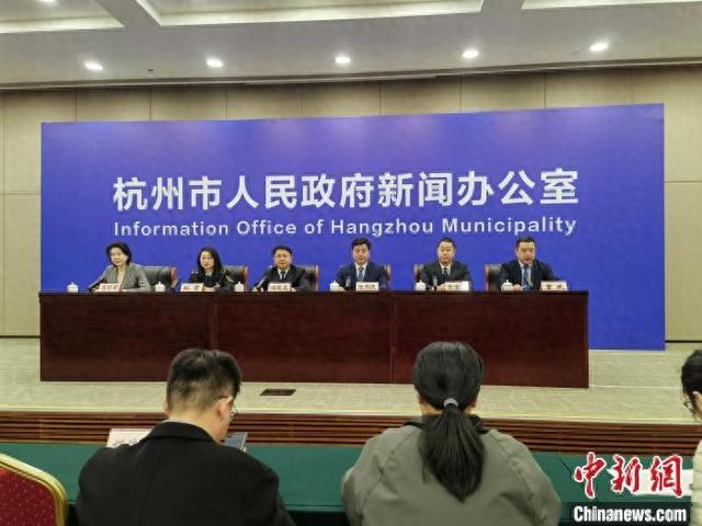 西湖龙井传承有术，杭州续写非遗新辉煌，杭州西湖龙井人才培养成果显著，续写茶文化新篇