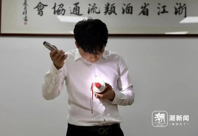 假茅台公然叫卖，消费者如何避雷？ 揭秘假茅台产业链，一瓶一码防伪为何失灵？