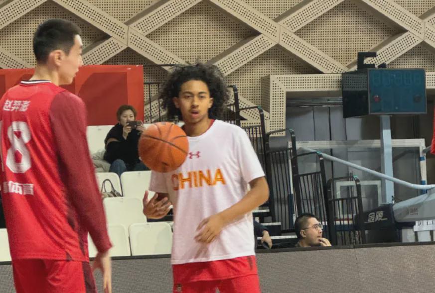 2025年全运会U18男篮资格赛：朱正闪耀