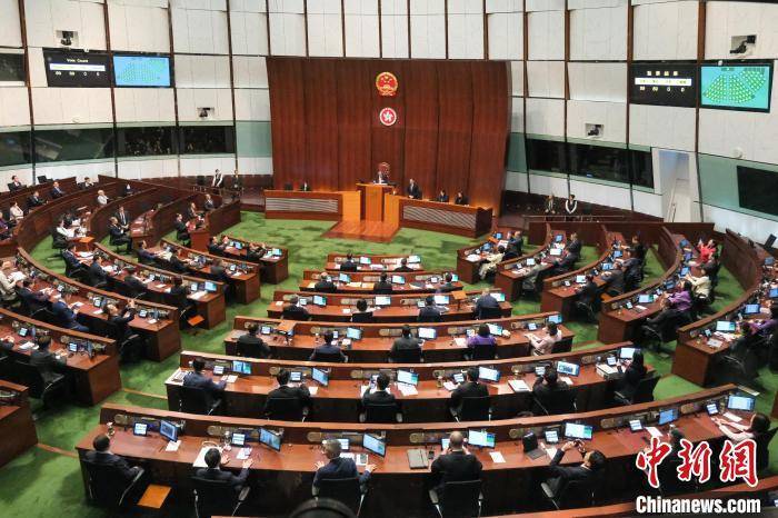 香港国安条例生效一年：安全与发展良性互动开启新篇，香港：国安条例护航，安全与发展奏响和谐乐章