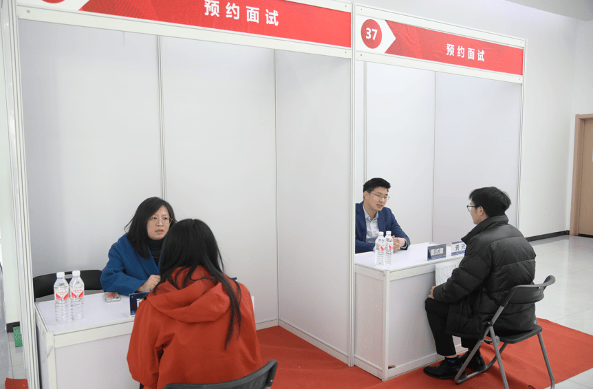 春风送岗，法学学子在房山招聘会寻得职业新方向