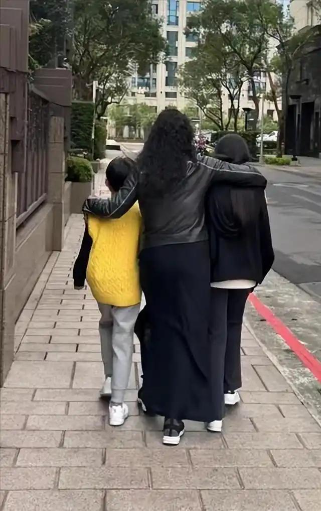 大S遗产平分事件：具俊晔、孩子与汪小菲的后续走向，大S去世后遗产分配，具俊晔平分遭网友暗讽