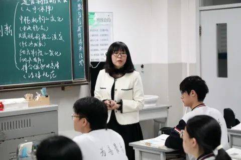 核心素养落地，市田家炳高级中学听评课活动开启教育新篇，市田家炳高级中学邀省教研员，探索素养教学新范式