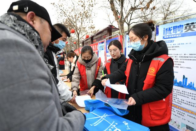 银川招聘会：岗位送到家门口，招工求职两旺！