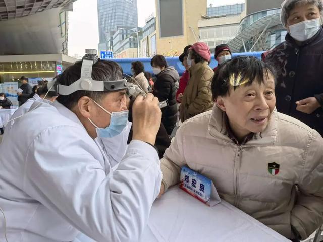 学雷锋纪念日：杨浦医联体义诊，专家免费送健康