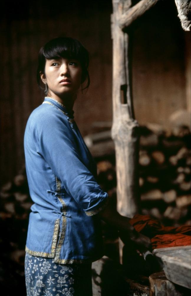 白鹿李沁年代剧翻车，体验生活才是王道？，青年演员闯年代剧，靠化妆扮丑难掩演技短板！