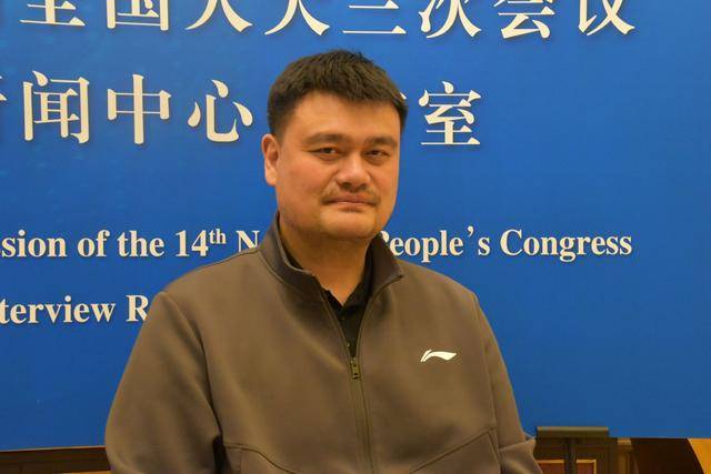 聚焦两会：代表委员支招破解未成年人过度用电子设备困局