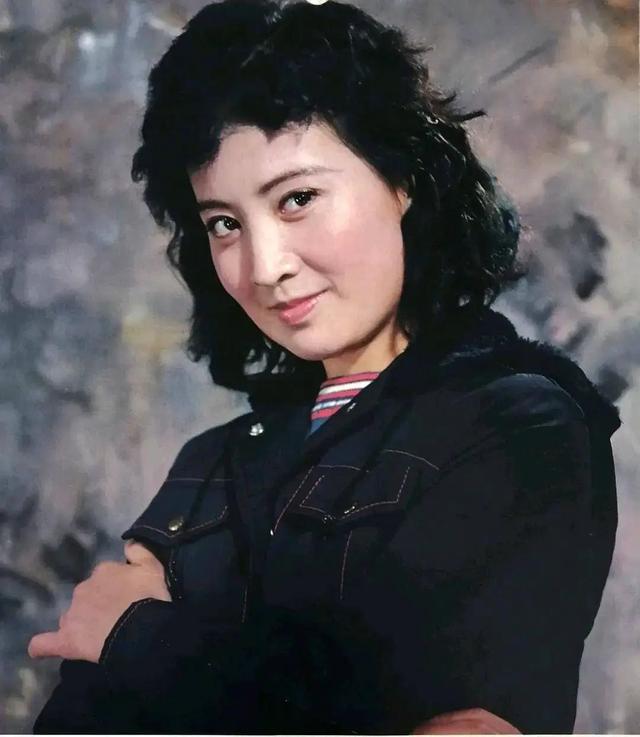 69岁高英因病离世，经典角色成永恒回忆 演艺界痛失良才，高英因病于南京去世