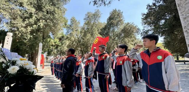 2025清明，安顺西秀师生走进王若飞烈士陵园致敬先烈