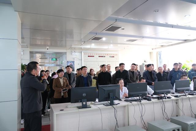龙佰集团首届首席质量官研修班圆满收官，为质量变革注入新活力，龙佰集团CQO研修班：质量人才的摇篮，产业发展的引擎