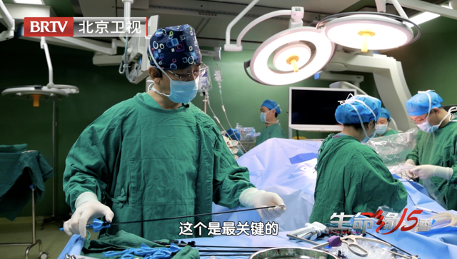 718.8 斤胖小伙跨省寻生机，55 天减重逆袭！，“全国第一胖”跨越 700 公里，56 天改写肥胖人生！