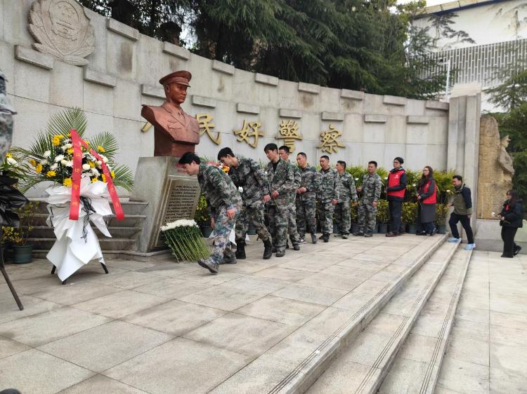 渝北区石船镇清明祭扫，以英烈精神激励前行