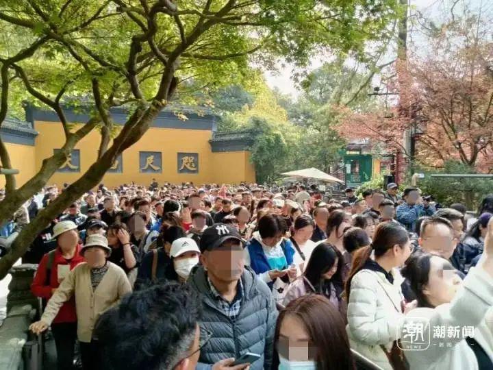 清明首日：车堵人挤，景区热度直逼云霄，清明假期：景区人满为患，“2小时高铁圈”成热门