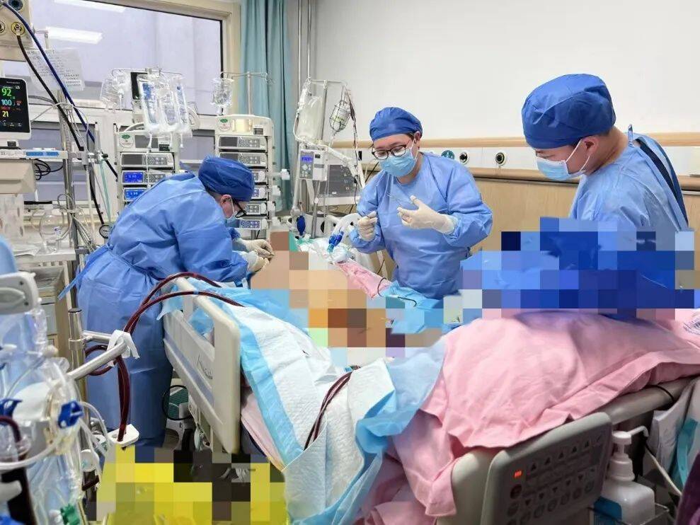 长程VV ECMO显神威！山东省公卫中心成功救治重症流感“大白肺”患者，从“命悬一线”到“康复出院”，山东省公卫中心ECMO技术创造生命奇迹