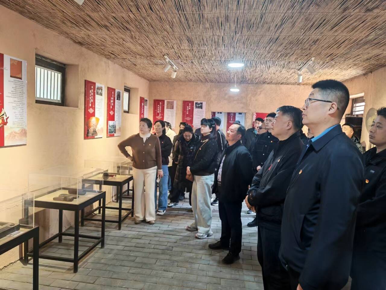莱阳市住建局清明活动：缅怀先烈，为住建事业注入红色力量，4月3日，莱阳市住建局党员踏寻红色足迹，践行初心使命