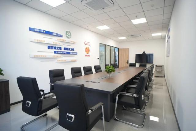 金海街道综治中心：以智慧治理打造“枫桥经验”样板，多元共治，金海街道综治中心筑牢区域平安基石