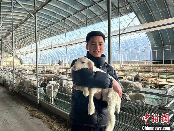 赤峰“到中华”活动：展示民族融合与产业升级的精彩，赤峰“到中华”交流项目：留学生惊叹民族文化与养殖技术
