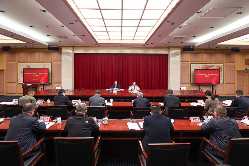 浦东产业工人队伍建设改革联席会议聚焦关键之年新任务，2025浦东产业工人队伍建设改革：锚定目标冲刺前行