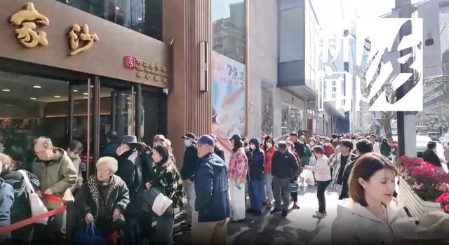春日青团虽香，小心“吃坏肚子”！ 青团热销成“顶流”，食用健康需警惕！