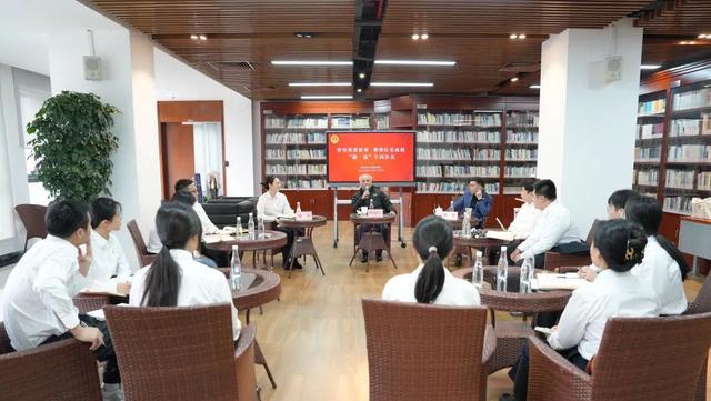 跨越时空的红色对话：静安检察青年传承英烈精神