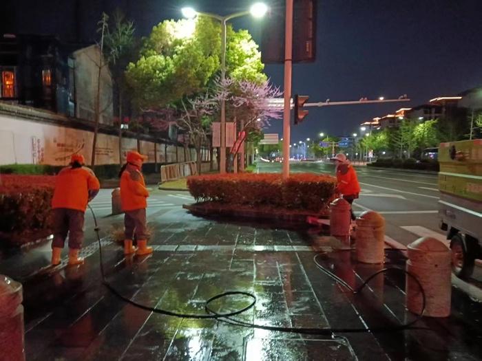“最干净赛道”扬马：选手盛赞背后的保洁奇迹，“扬马”赛道保洁：从赛前到赛后的全方位守护