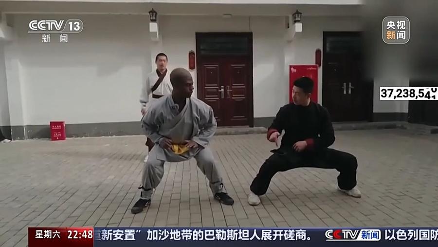 美国顶流“甲亢哥”中国行，解锁多元中国魅力！，“甲亢哥”中国疯狂之旅：用直播打破中外文化隔阂